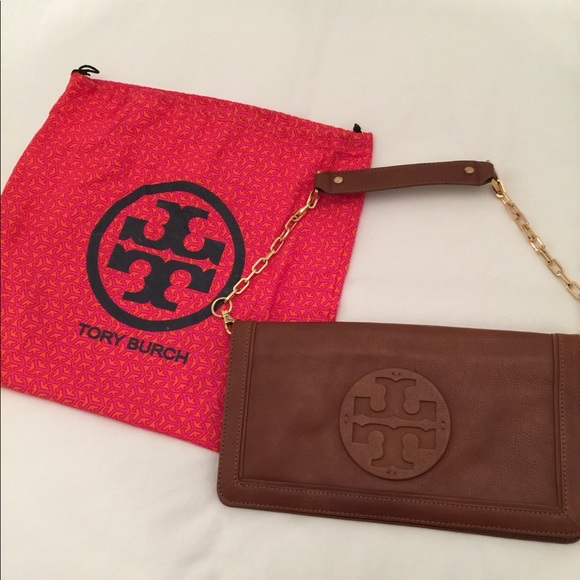 Tory Burch Handbags - NWOT Tory Burch Bombe Reva clutch cognac leather